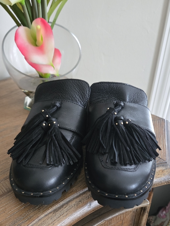 Johnston & Murphy Shoes - Johnston & Murphy Black Leather Tassel Mules For Women..comfort Quality New